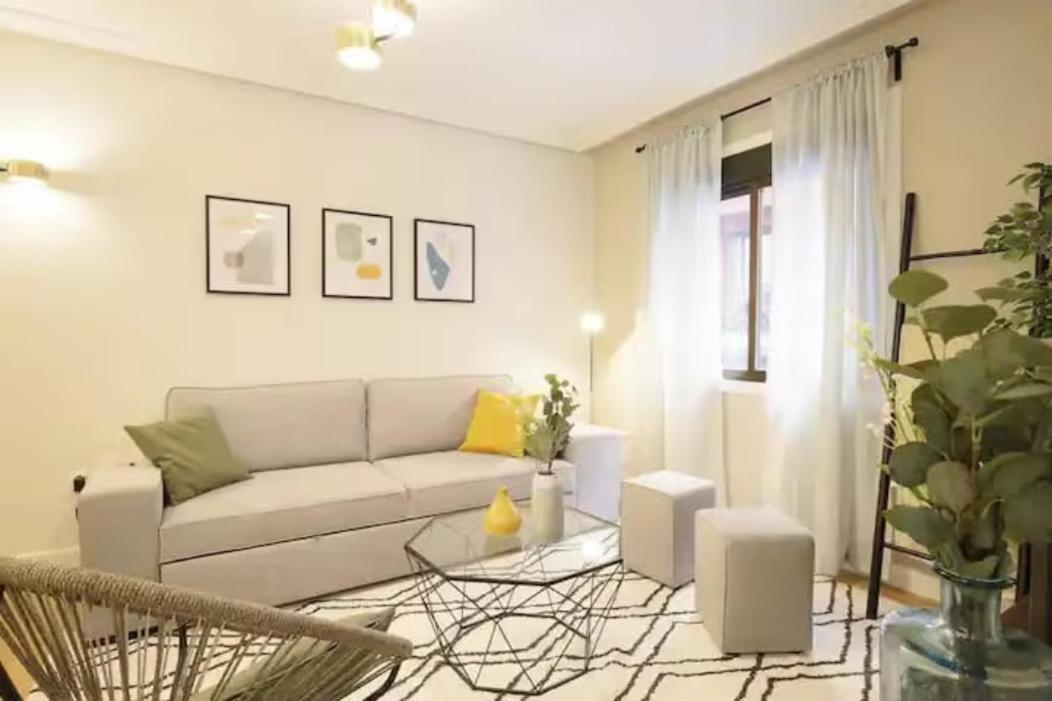 Guestready - Un Moderno Apartamento A Un Paso De La Plaza Mayor Мадрид Екстериор снимка